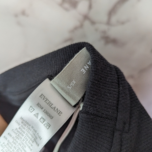 Everlane Seamless Tee Black Shirt Short Sleeve Compression Crop Top NEW - Picture 6 of 14